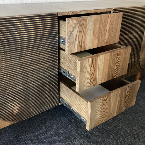 Opulent oak Sideboard (4)